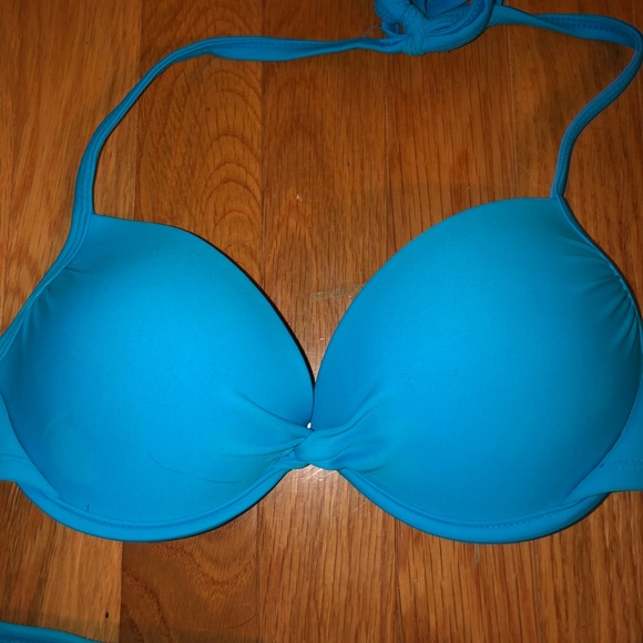 Bikini Set - Picture 2 of 4